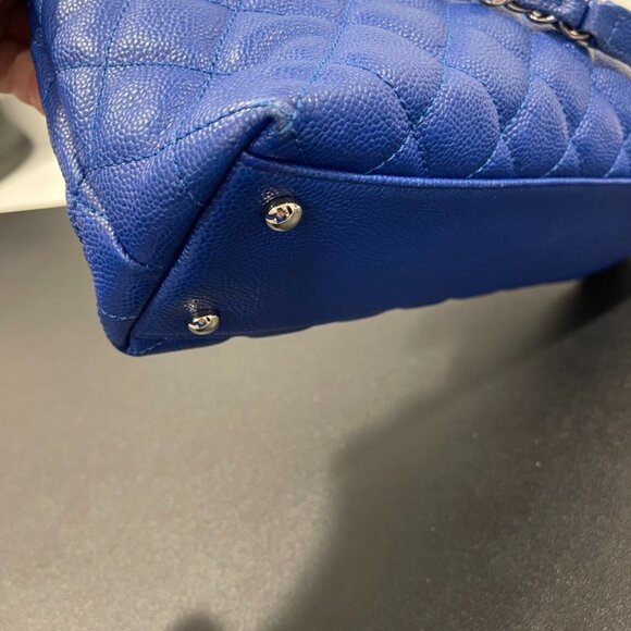Chanel Caviar Quilted Easy Zip Tote Cobalt (JB1068) - Picture 6 of 11